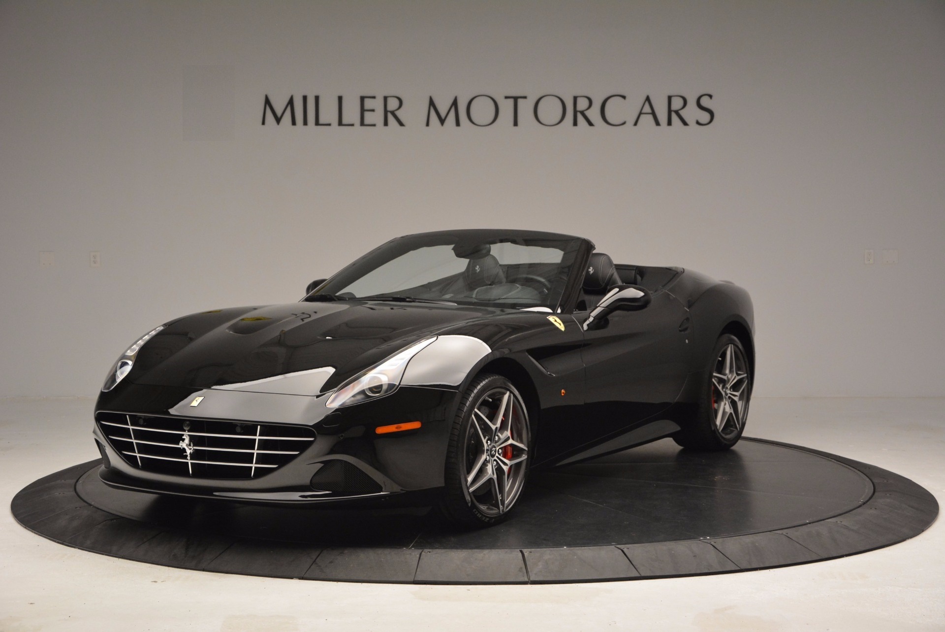 Used 2015 Ferrari California T for sale Sold at Aston Martin of Greenwich in Greenwich CT 06830 1