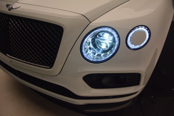 New 2018 Bentley Bentayga Black Edition for sale Sold at Aston Martin of Greenwich in Greenwich CT 06830 19