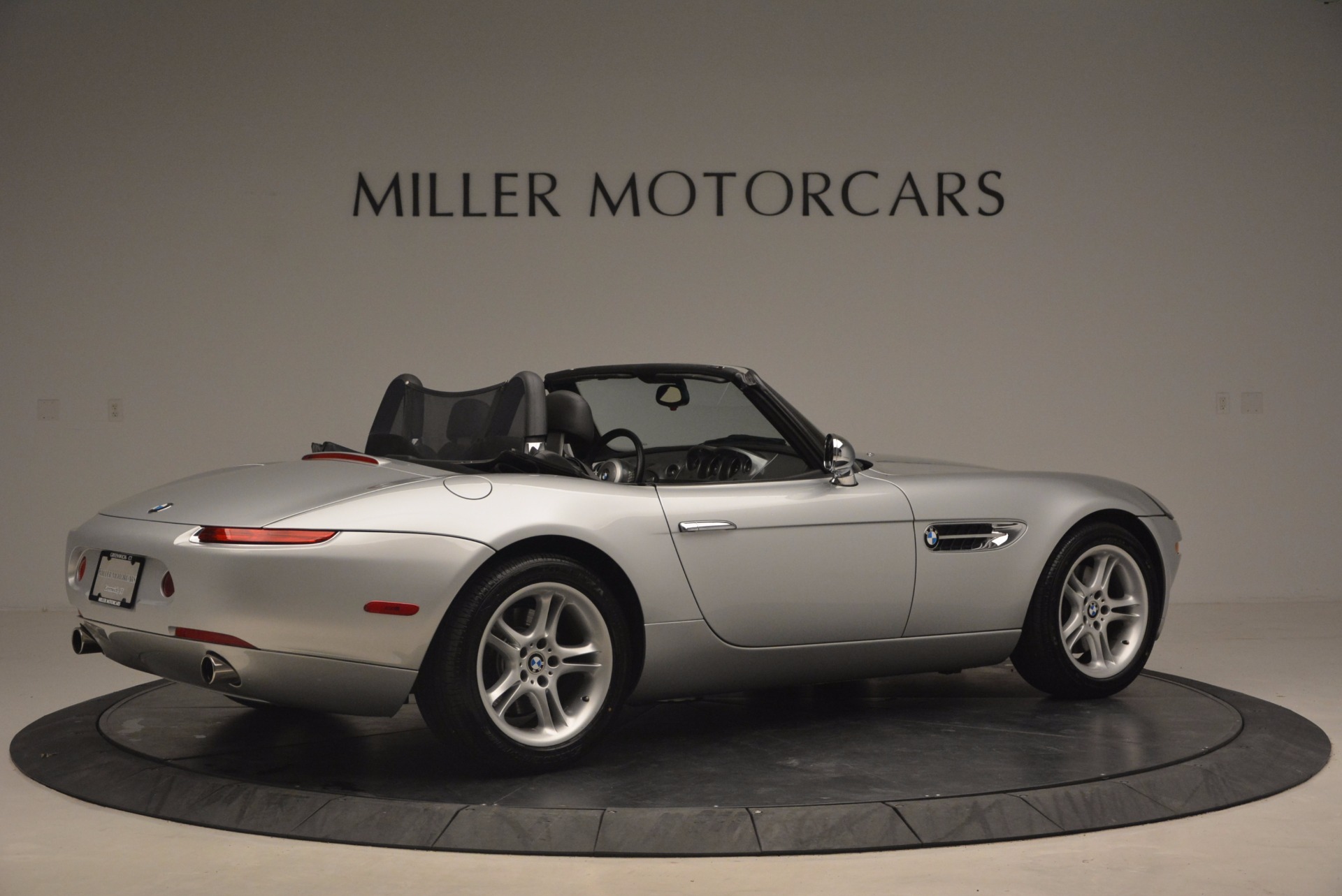ミニッツ  美品　入手困難　BMW Z8 Silver MINIGT.com – Welcome to the World of 1:64!