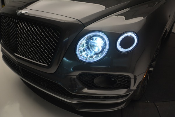 Used 2018 Bentley Bentayga W12 Signature for sale Sold at Aston Martin of Greenwich in Greenwich CT 06830 16