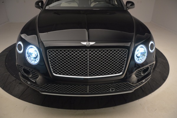 New 2018 Bentley Bentayga Signature for sale Sold at Aston Martin of Greenwich in Greenwich CT 06830 16