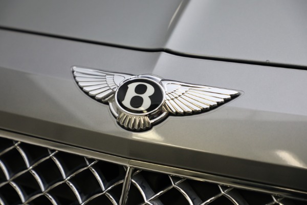 Used 2018 Bentley Bentayga W12 Signature Edition for sale Sold at Aston Martin of Greenwich in Greenwich CT 06830 14