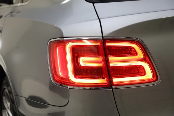 Used 2018 Bentley Bentayga W12 Signature Edition for sale Sold at Aston Martin of Greenwich in Greenwich CT 06830 16