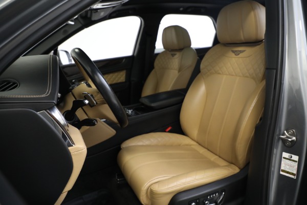 Used 2018 Bentley Bentayga W12 Signature Edition for sale Sold at Aston Martin of Greenwich in Greenwich CT 06830 19
