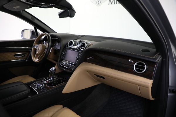 Used 2018 Bentley Bentayga W12 Signature Edition for sale Sold at Aston Martin of Greenwich in Greenwich CT 06830 21