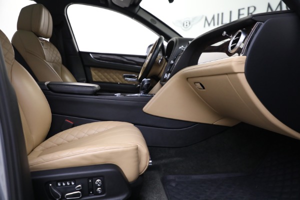 Used 2018 Bentley Bentayga W12 Signature Edition for sale Sold at Aston Martin of Greenwich in Greenwich CT 06830 22