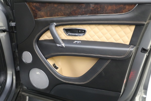 Used 2018 Bentley Bentayga W12 Signature Edition for sale Sold at Aston Martin of Greenwich in Greenwich CT 06830 24