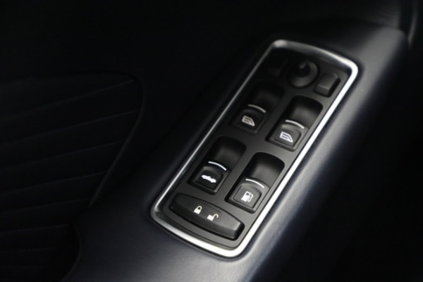 Used 2018 Aston Martin Vanquish S Volante for sale $259,900 at Aston Martin of Greenwich in Greenwich CT 06830 28