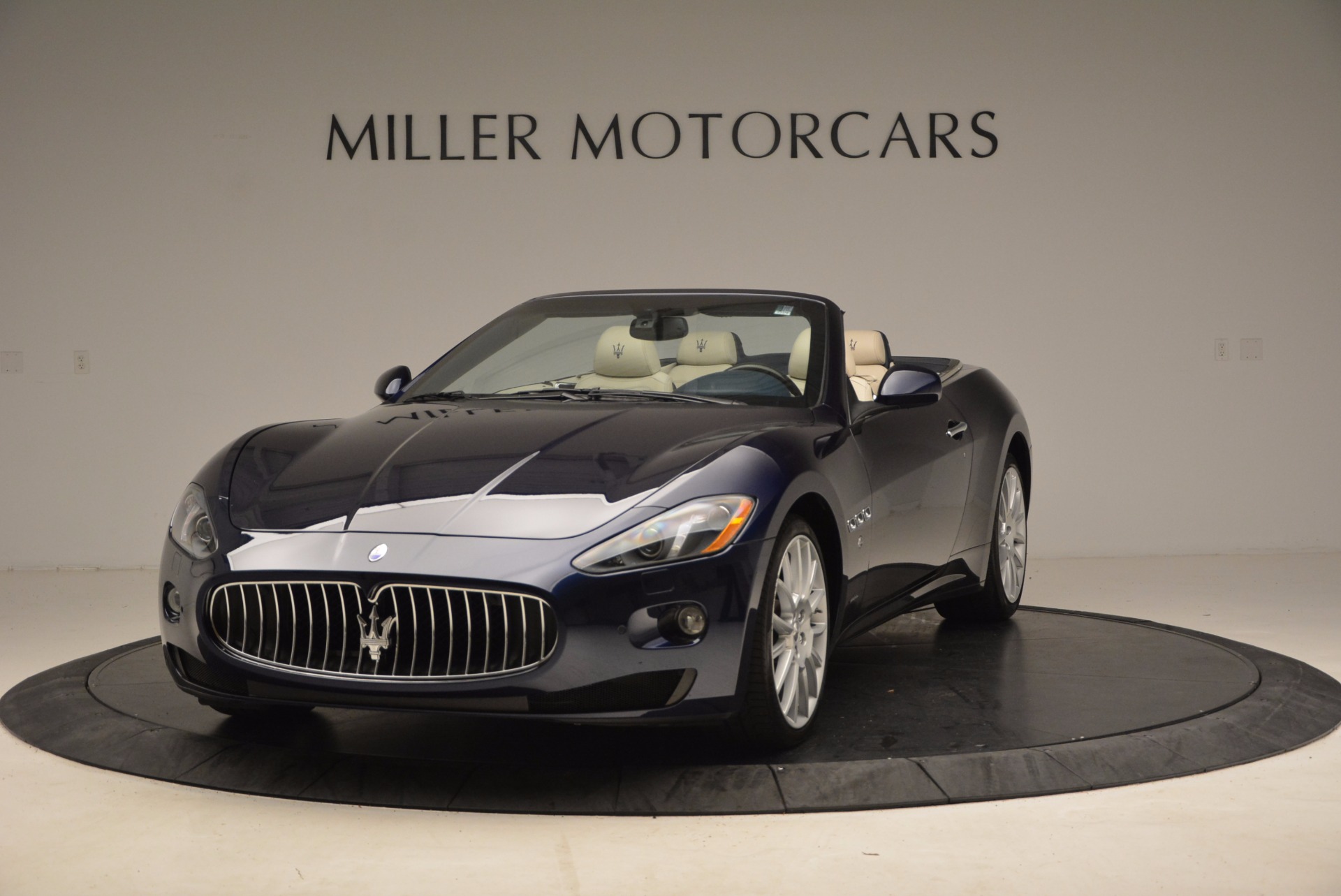 Used 2016 Maserati GranTurismo for sale Sold at Aston Martin of Greenwich in Greenwich CT 06830 1