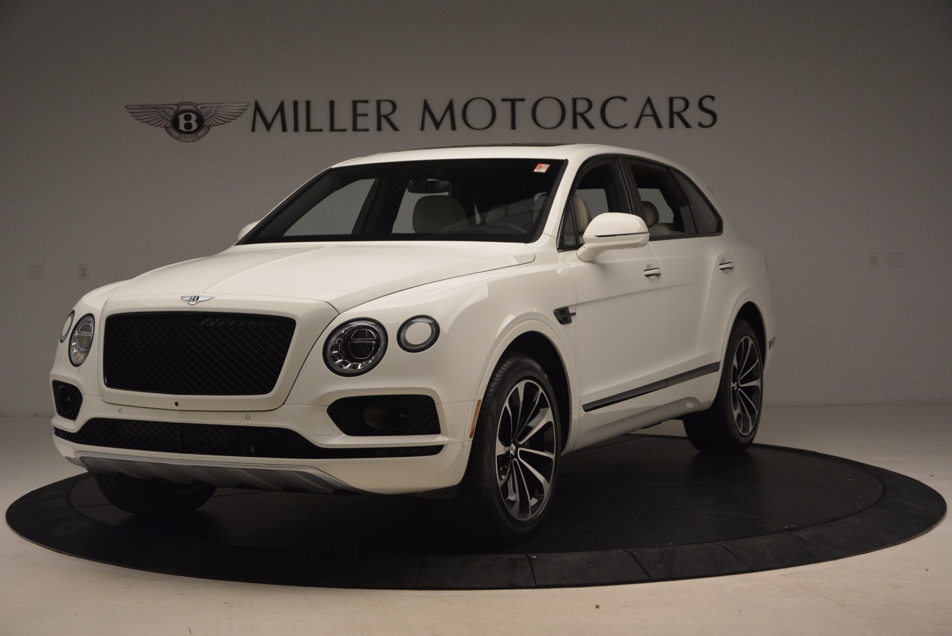 Used 2018 Bentley Bentayga Onyx for sale Sold at Aston Martin of Greenwich in Greenwich CT 06830 1