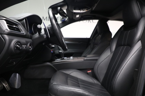 Used 2018 Maserati Ghibli S Q4 Gransport for sale $58,900 at Aston Martin of Greenwich in Greenwich CT 06830 15
