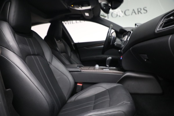 Used 2018 Maserati Ghibli S Q4 Gransport for sale $58,900 at Aston Martin of Greenwich in Greenwich CT 06830 23