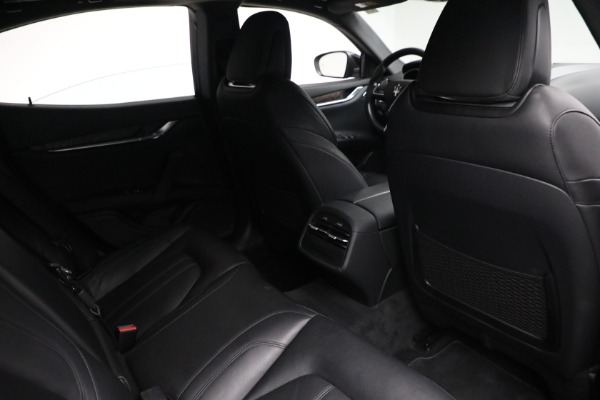 Used 2018 Maserati Ghibli S Q4 Gransport for sale $58,900 at Aston Martin of Greenwich in Greenwich CT 06830 28