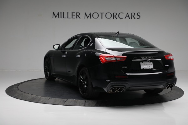 Used 2018 Maserati Ghibli S Q4 Gransport for sale $58,900 at Aston Martin of Greenwich in Greenwich CT 06830 5