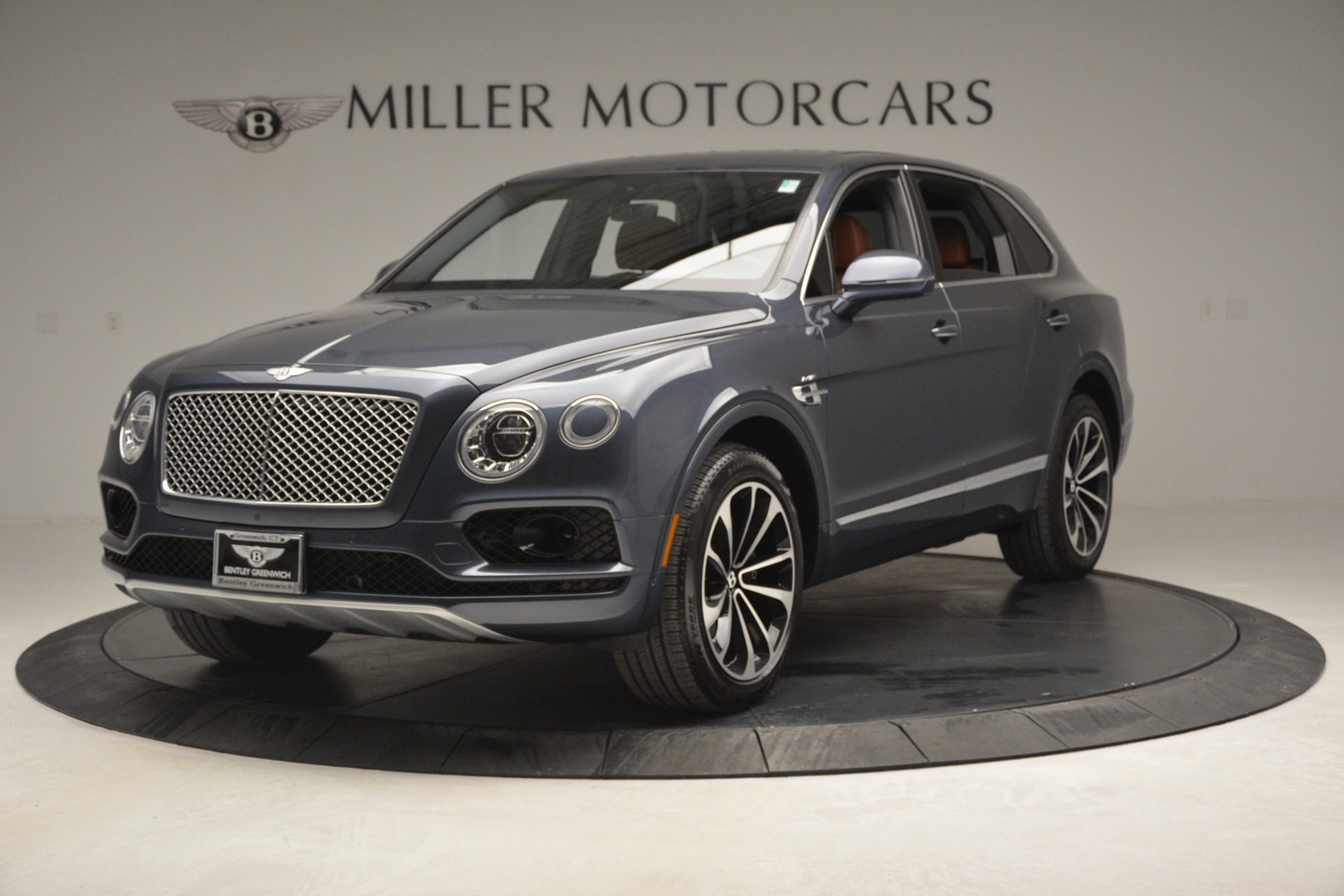 Used 2018 Bentley Bentayga Onyx for sale Sold at Aston Martin of Greenwich in Greenwich CT 06830 1