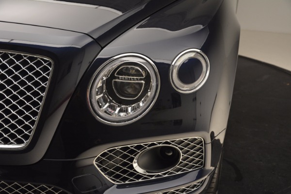 New 2018 Bentley Bentayga Signature for sale Sold at Aston Martin of Greenwich in Greenwich CT 06830 15