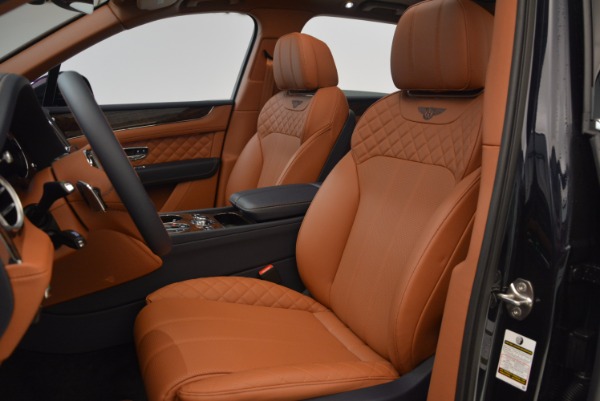 New 2018 Bentley Bentayga Signature for sale Sold at Aston Martin of Greenwich in Greenwich CT 06830 24