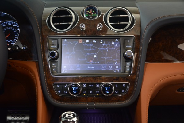 New 2018 Bentley Bentayga Signature for sale Sold at Aston Martin of Greenwich in Greenwich CT 06830 26