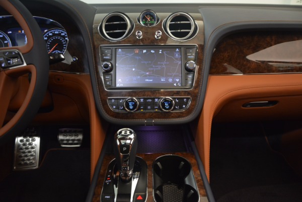 New 2018 Bentley Bentayga Signature for sale Sold at Aston Martin of Greenwich in Greenwich CT 06830 27
