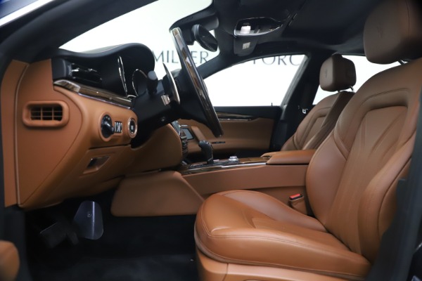 Used 2018 Maserati Quattroporte S Q4 GranLusso for sale Sold at Aston Martin of Greenwich in Greenwich CT 06830 15