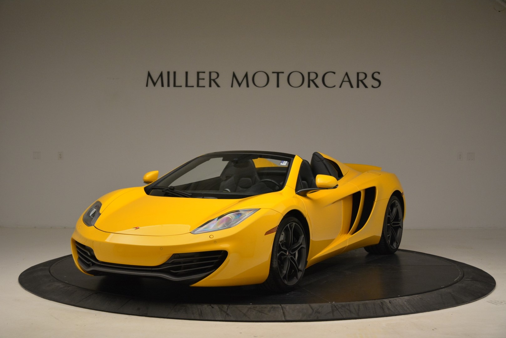 Used 2014 McLaren MP4-12C Spider for sale Sold at Aston Martin of Greenwich in Greenwich CT 06830 1