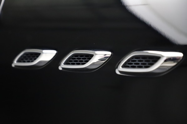 Used 2018 Maserati Levante Q4 GranSport for sale $53,900 at Aston Martin of Greenwich in Greenwich CT 06830 17