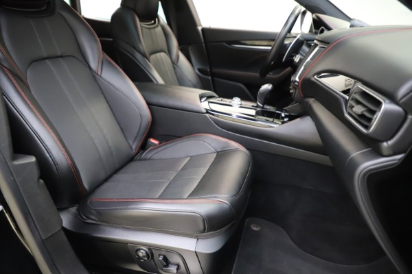 Used 2018 Maserati Levante Q4 GranSport for sale $53,900 at Aston Martin of Greenwich in Greenwich CT 06830 25