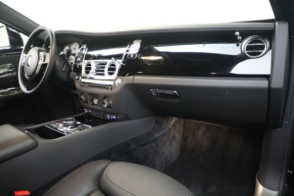Used 2016 Rolls-Royce Ghost Series II for sale $169,900 at Aston Martin of Greenwich in Greenwich CT 06830 24