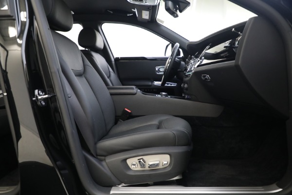 Used 2016 Rolls-Royce Ghost Series II for sale $169,900 at Aston Martin of Greenwich in Greenwich CT 06830 25