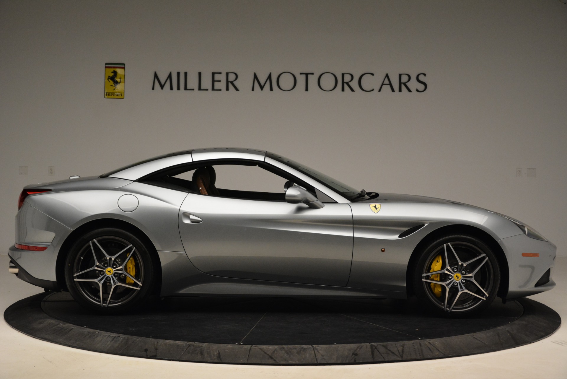 Ferrari California カタログ 2015 Ferrari California T VIN: ZFF77XJA5F0207469 - CLASSIC.COM