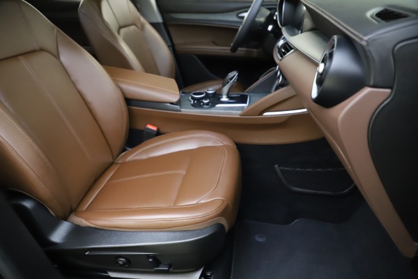 Used 2018 Alfa Romeo Stelvio Ti Q4 for sale Sold at Aston Martin of Greenwich in Greenwich CT 06830 24
