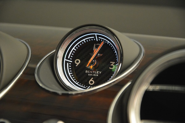 Used 2019 Bentley Bentayga V8 for sale Sold at Aston Martin of Greenwich in Greenwich CT 06830 22