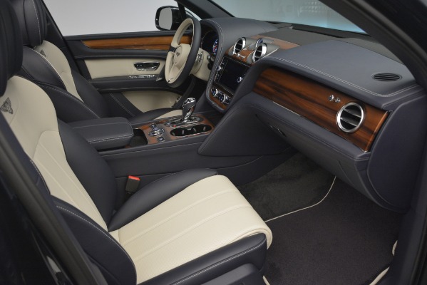 New 2019 Bentley Bentayga V8 for sale Sold at Aston Martin of Greenwich in Greenwich CT 06830 27