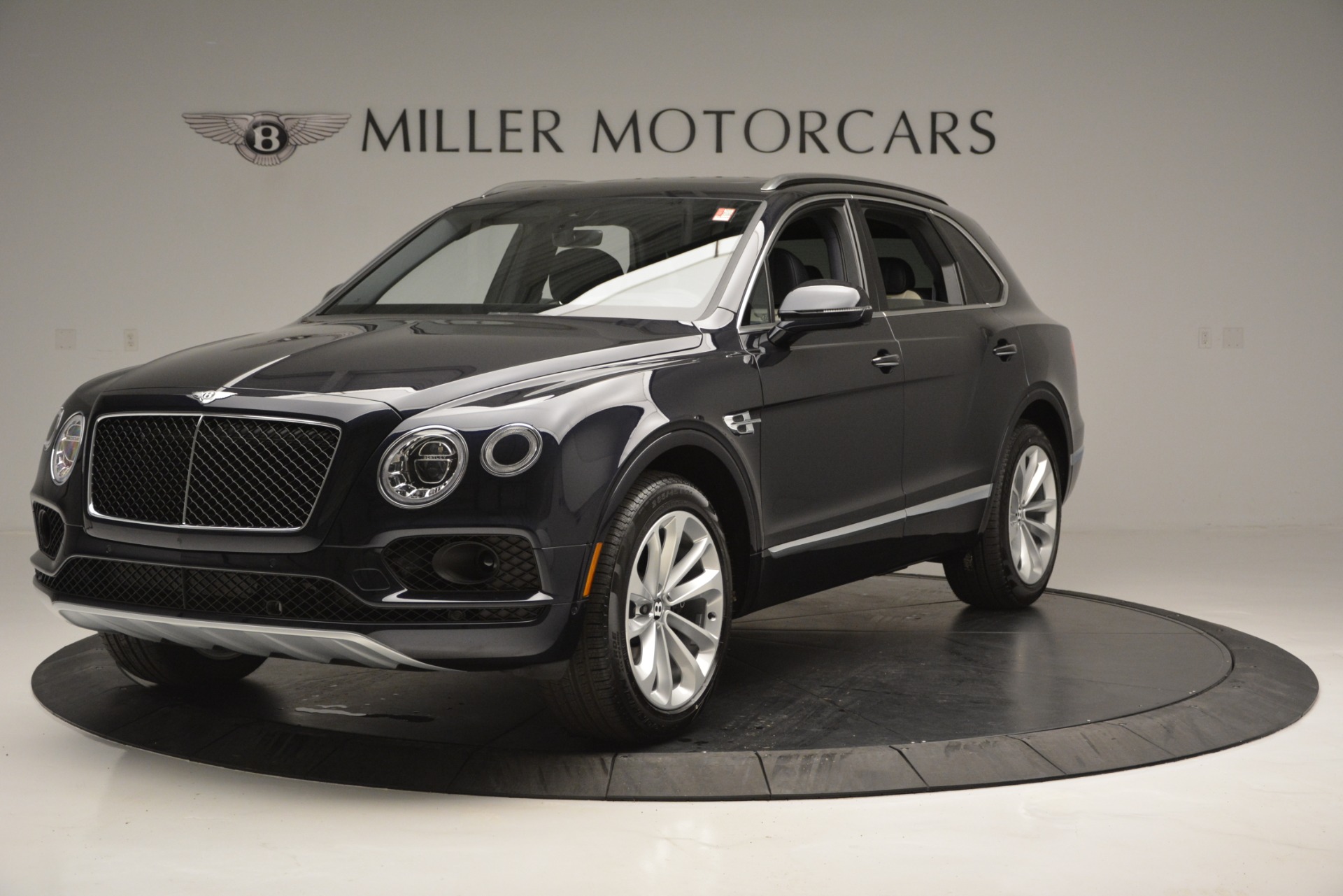 Used 2019 Bentley Bentayga V8 for sale Sold at Aston Martin of Greenwich in Greenwich CT 06830 1