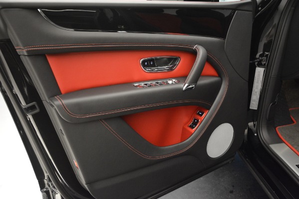 New 2019 Bentley Bentayga V8 for sale Sold at Aston Martin of Greenwich in Greenwich CT 06830 15
