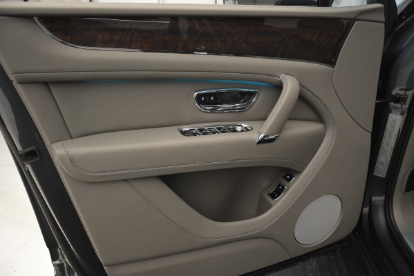 New 2019 Bentley Bentayga V8 for sale Sold at Aston Martin of Greenwich in Greenwich CT 06830 17