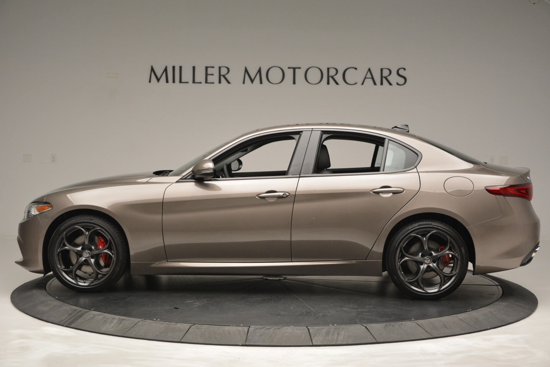 New-2019-Alfa-Romeo-Giulia-Ti-Sport-Q4.j