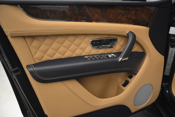 Used 2017 Bentley Bentayga W12 for sale Sold at Aston Martin of Greenwich in Greenwich CT 06830 16