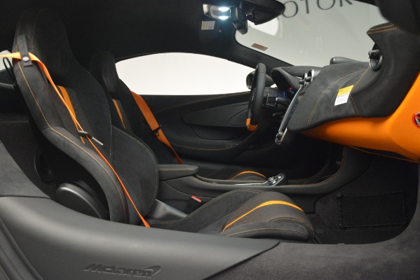 New 2019 McLaren 570S Coupe for sale Sold at Aston Martin of Greenwich in Greenwich CT 06830 20