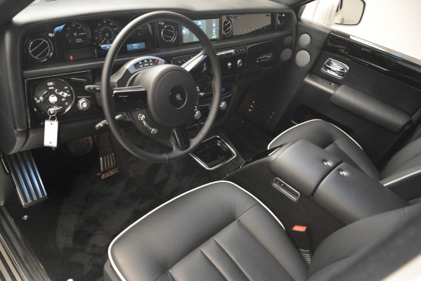 Used 2014 Rolls-Royce Phantom for sale Sold at Aston Martin of Greenwich in Greenwich CT 06830 15