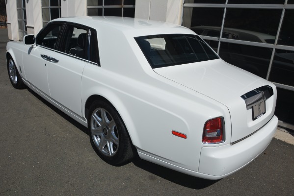 Used 2014 Rolls-Royce Phantom for sale Sold at Aston Martin of Greenwich in Greenwich CT 06830 5