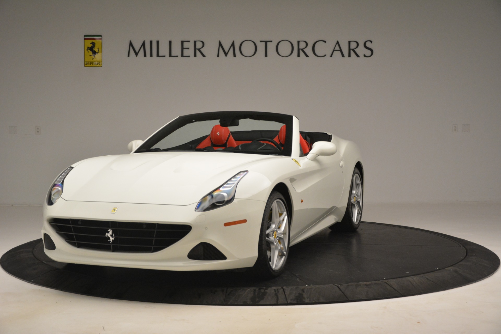 Used 2016 Ferrari California T for sale Sold at Aston Martin of Greenwich in Greenwich CT 06830 1