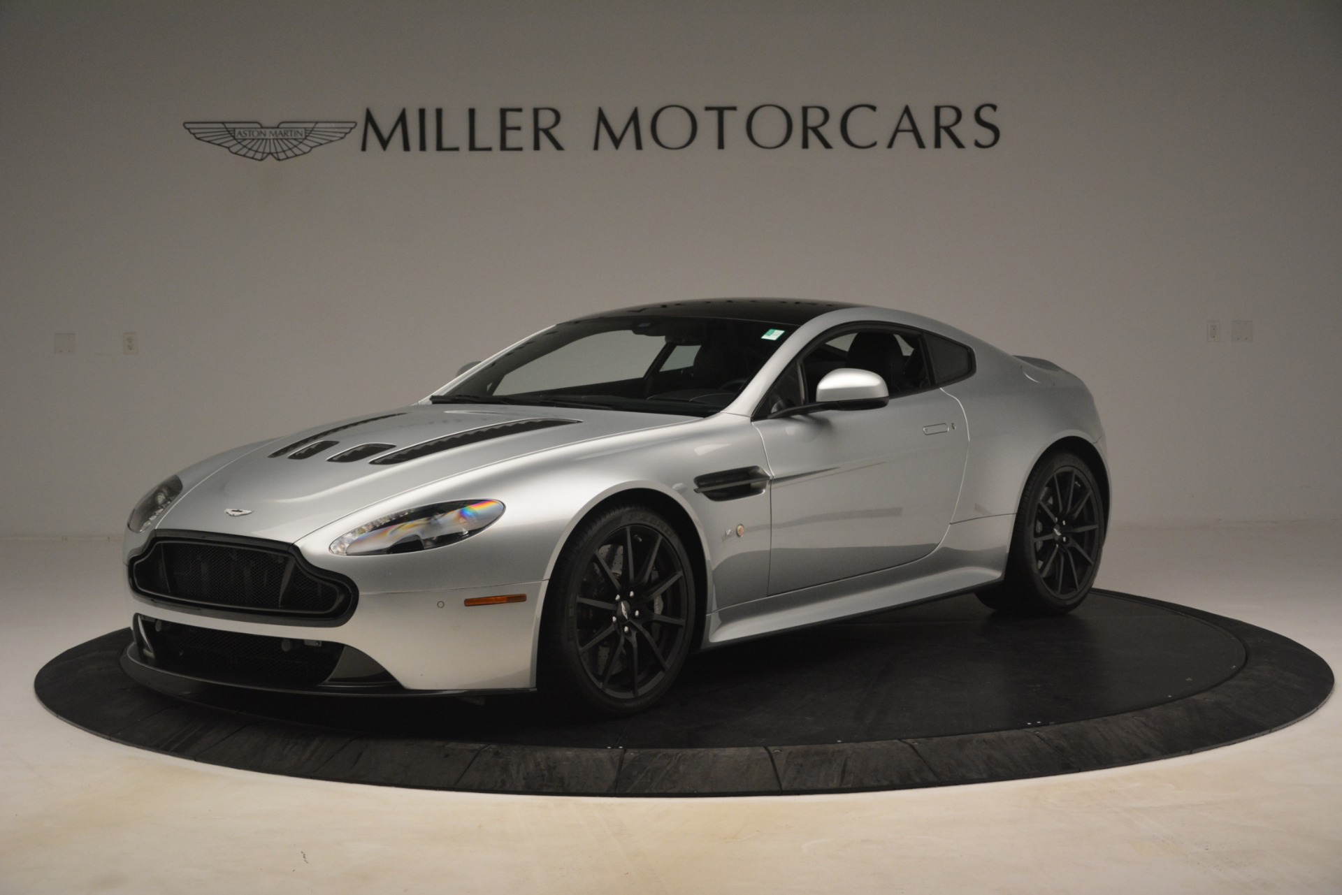 Used 2015 Aston Martin V12 Vantage S Coupe for sale Sold at Aston Martin of Greenwich in Greenwich CT 06830 1