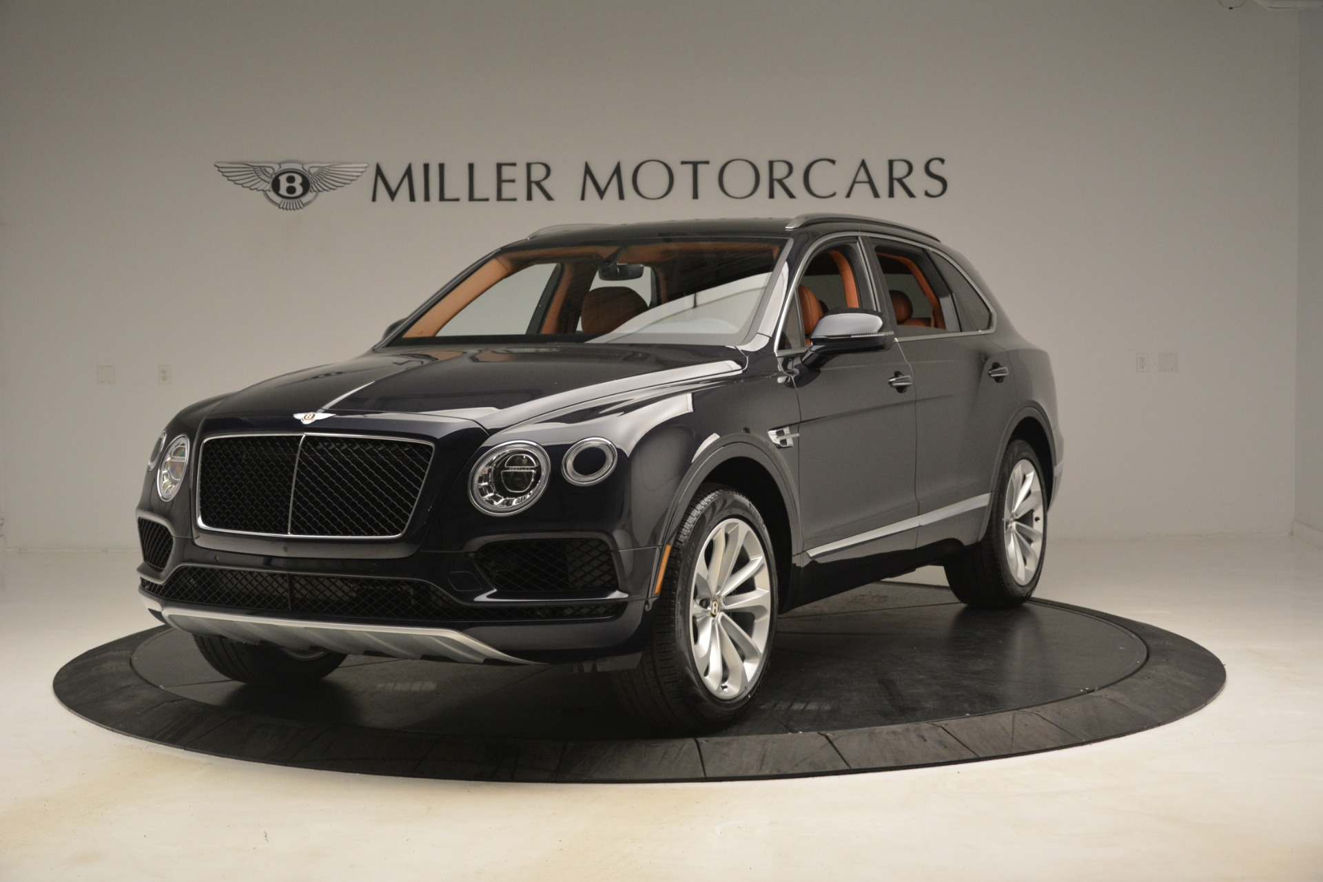Used 2019 Bentley Bentayga V8 for sale $146,900 at Aston Martin of Greenwich in Greenwich CT 06830 1