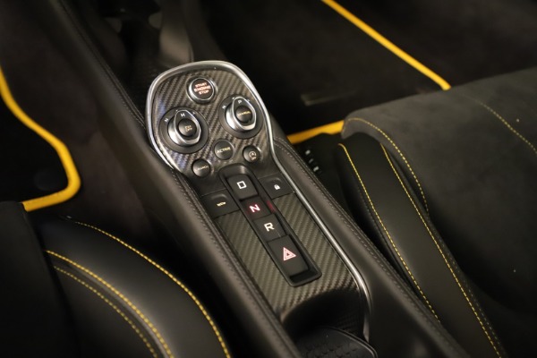 Used 2017 McLaren 570S for sale $159,900 at Aston Martin of Greenwich in Greenwich CT 06830 19