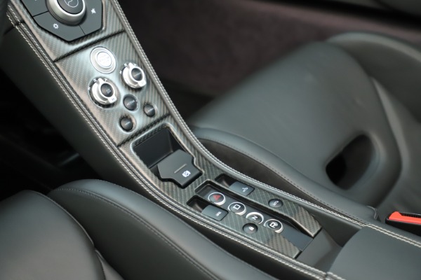 Used 2016 McLaren 675LT Convertible for sale Sold at Aston Martin of Greenwich in Greenwich CT 06830 24