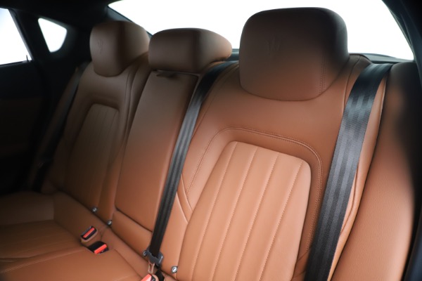 Used 2016 Maserati Quattroporte S Q4 for sale Sold at Miller Motorcars Aston Martin in Greenwich CT 06830 18