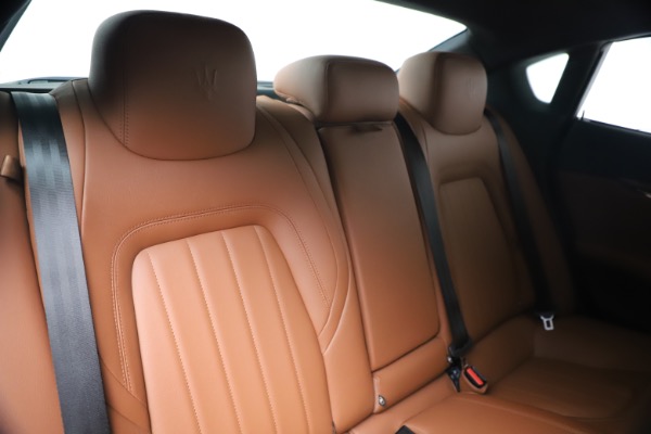 Used 2016 Maserati Quattroporte S Q4 for sale Sold at Miller Motorcars Aston Martin in Greenwich CT 06830 26