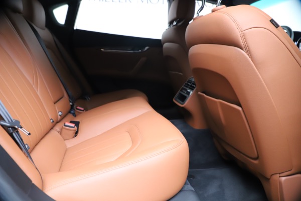 Used 2016 Maserati Quattroporte S Q4 for sale Sold at Miller Motorcars Aston Martin in Greenwich CT 06830 27