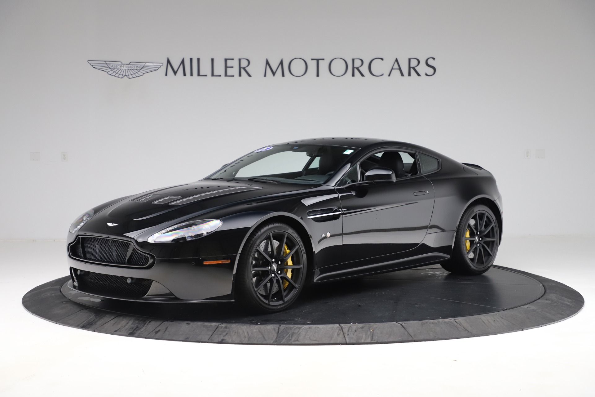 Used 2015 Aston Martin V12 Vantage S Coupe for sale Sold at Aston Martin of Greenwich in Greenwich CT 06830 1